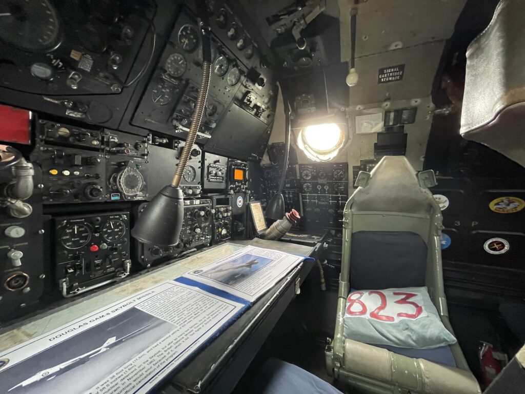 Plaats van boordwerktuigkundige Avro Vulcan.