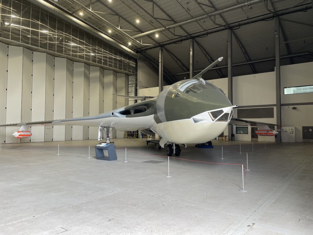 Cockpit van een Handley Page Victor van buitenaf.