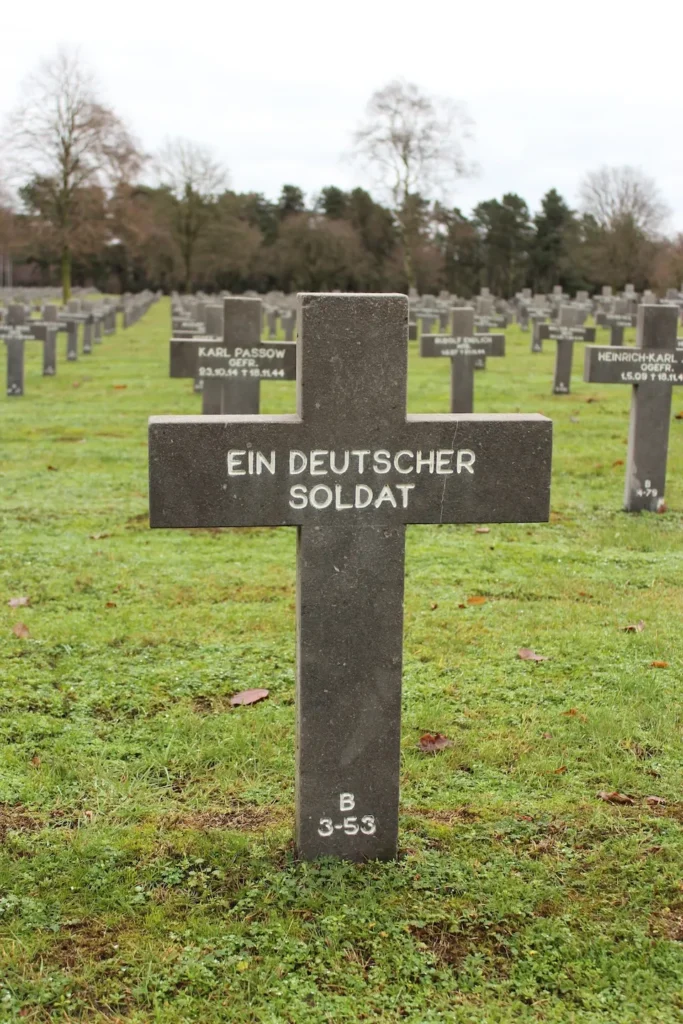 Grafsteen ein Deutscher Soldat.