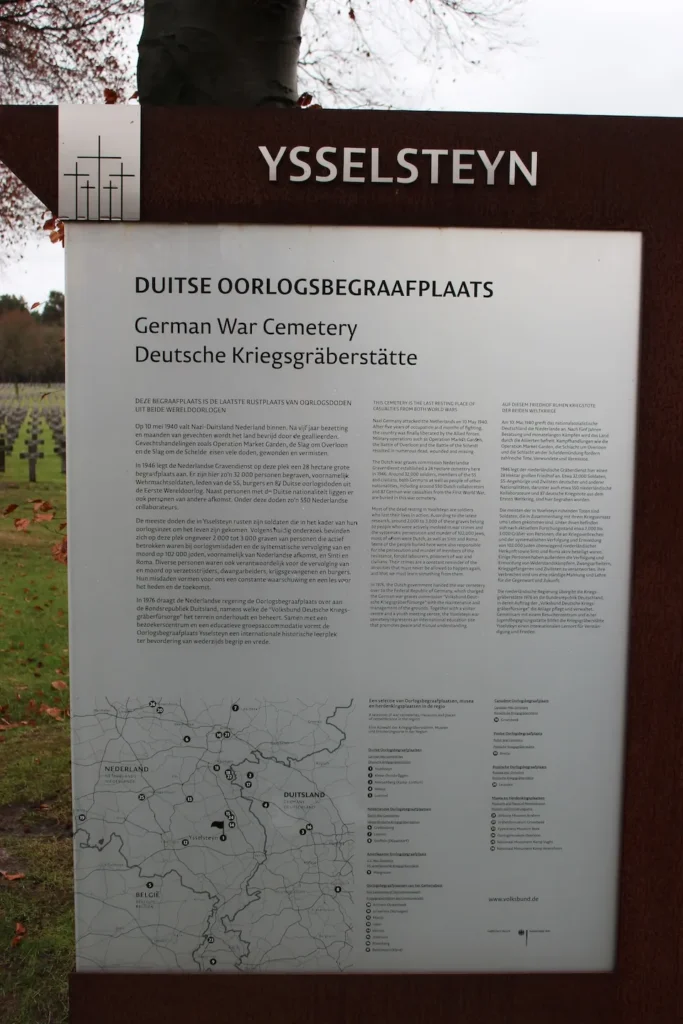 Overzichtsbord Duitse militaire begraafplaats Ysselsteyn.